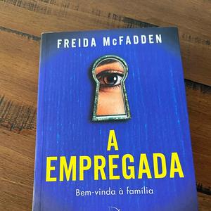 "A Empregada" da Freida McFadden.