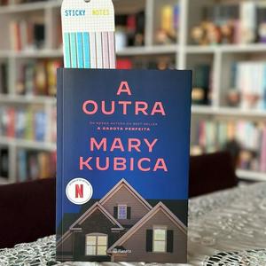 Ouça A Outra" da Mary Kubica na aplicação