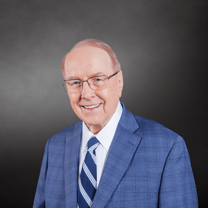 Ouça Dr. James Dobson's Family Talk na aplicação